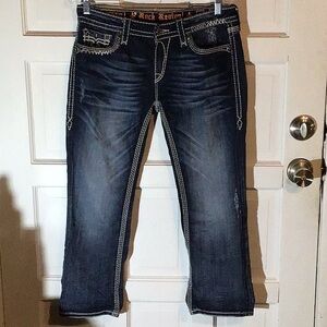 ROCK REVIVAL DISTRESSED CAPRI PANTS